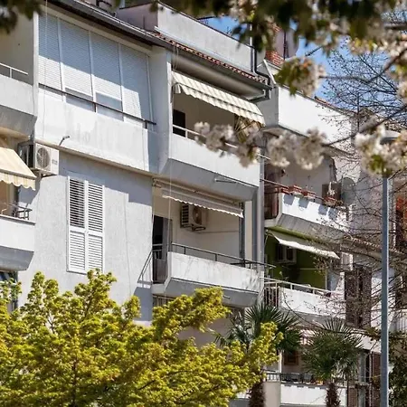 Apartment Dinora *