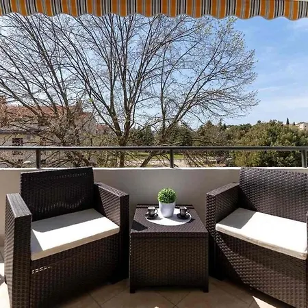 شقة Dinora