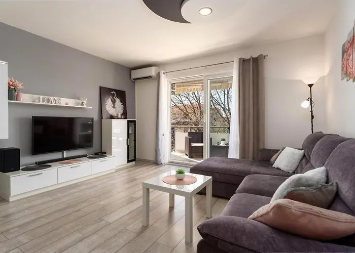 아파트 Dinora 포레치